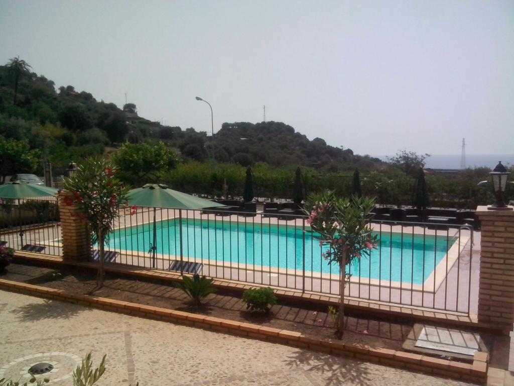 Patitiri Guest House Santa Teresa Di Riva Exterior photo