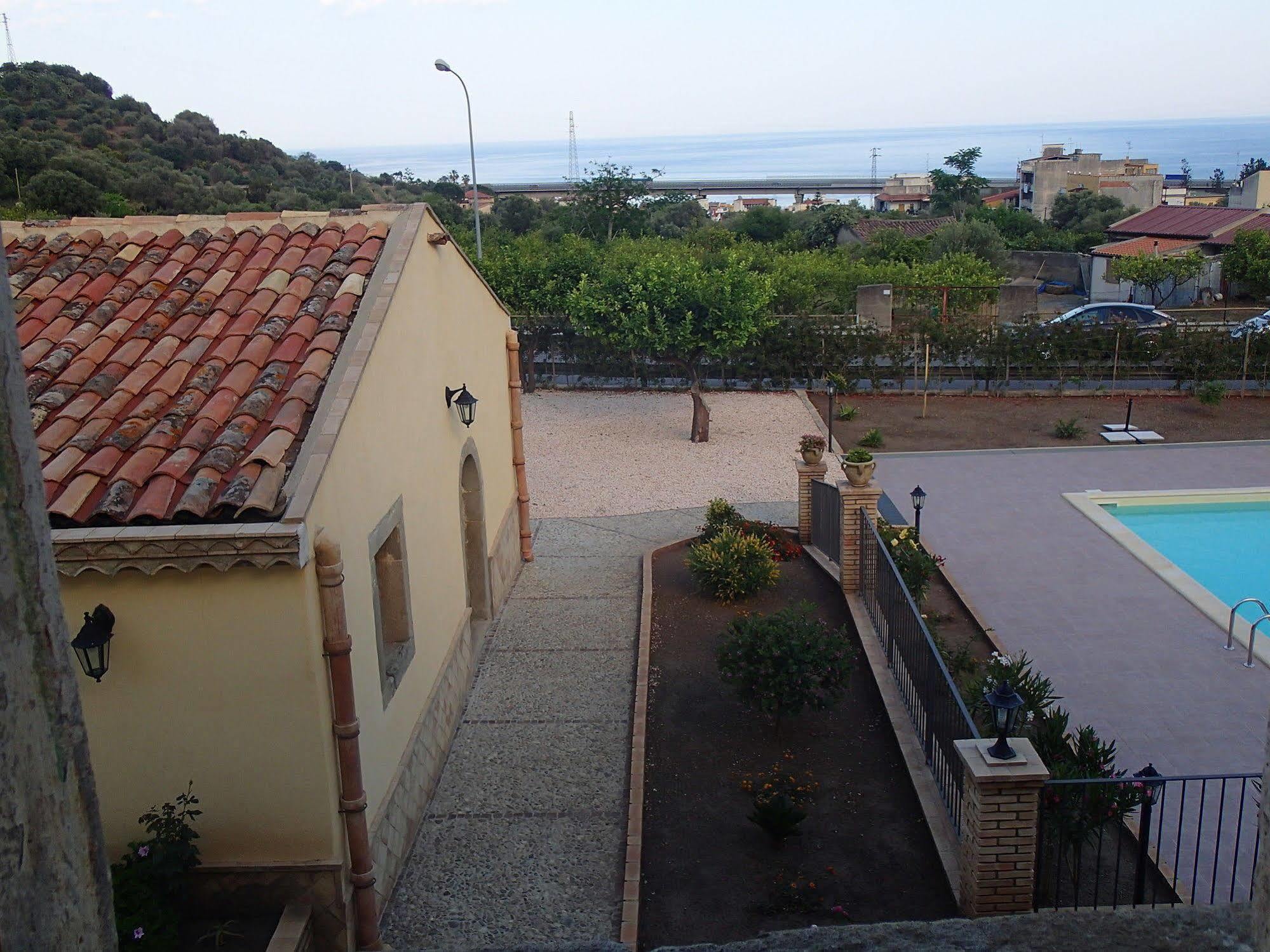 Patitiri Guest House Santa Teresa Di Riva Exterior photo